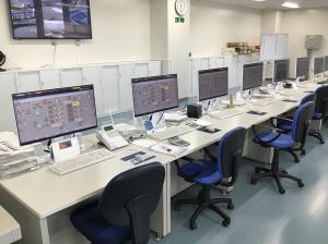 新管理棟操作室